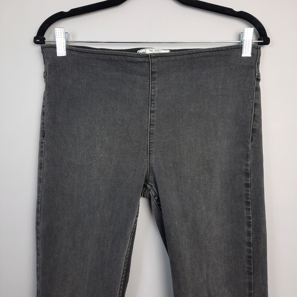 Free People Gummy Flared Leg Mid Rise Pull On Stretch Jeans size 29 - Picture 3 of 14